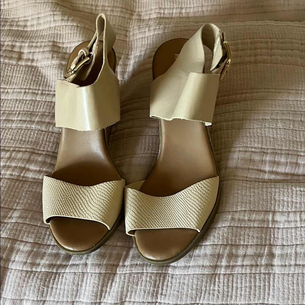 Beige wedge Sandals with Buckle